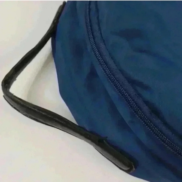 Kenneth Cole Reaction Navy Blue Backpack - Picture 3 of 9